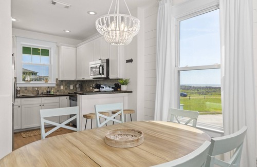 Galveston House | Restaurant open, heated pool,Pet friendly, Steps to beach,Point west. 5 stars