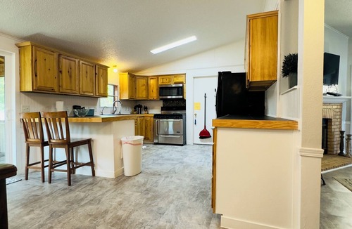 Richland House | Restful, 3b/2b Unit along the Gasconade River
