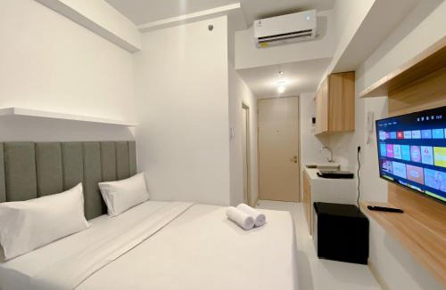 Old Jakarta Apartment | Restful and Good Deal Studio at Tokyo Riverside PIK 2 Apartment By Travelio