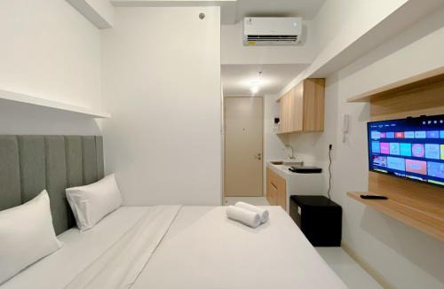 Old Jakarta Apartment | Restful and Good Deal Studio at Tokyo Riverside PIK 2 Apartment By Travelio