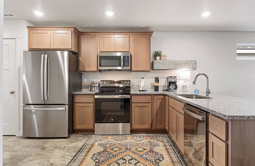 Stanfield House | Restful Bumblebee