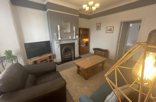 Clifton Apartment | Restful Harbourside Apartment with Garden