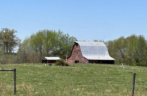 Cullen Cottage | Restful new cottage facing woods and paths near historic sites & biking trails