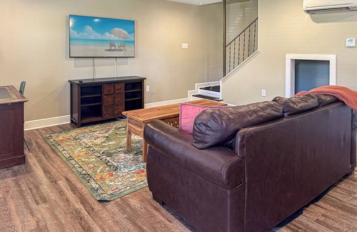 Jefferson Apartment | Restful Retreat: 2 BD by Ochsner