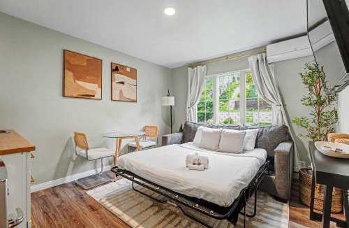 University City House | Restful Retreat - Vibrant - Tranquil Yard