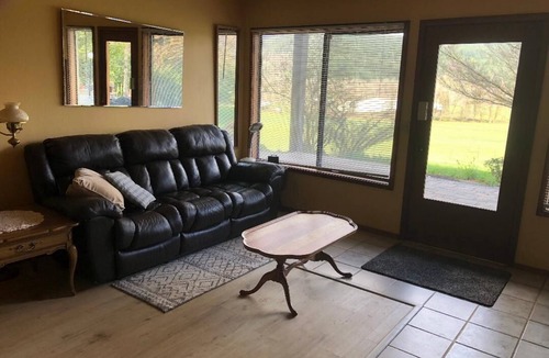 Thurston Apartment | Restful, scenic country dwelling