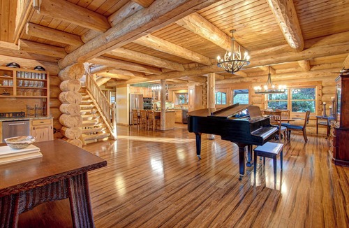 Mid America House | RestfulLodge - Lakefront/15 Acres/Private Dock/Private Disc Golf Course/Kayaks