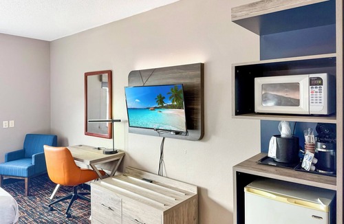 Spencer Hotel | Reston Inn & Suites