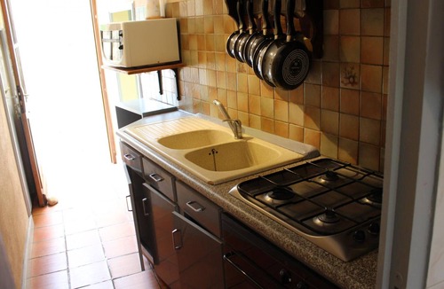 Saint-Marcel-du-Perigord Cottage | Restored cottage with fireplace, private garden, pets allowed