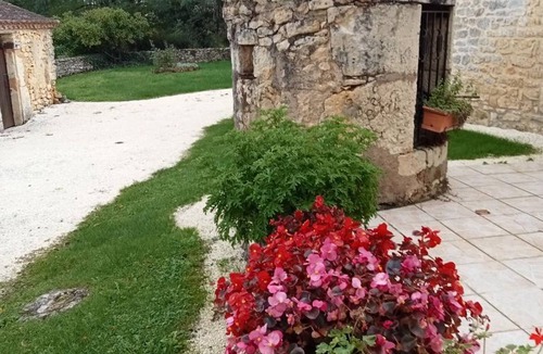 Saint-Marcel-du-Perigord Cottage | Restored cottage with fireplace, private garden, pets allowed