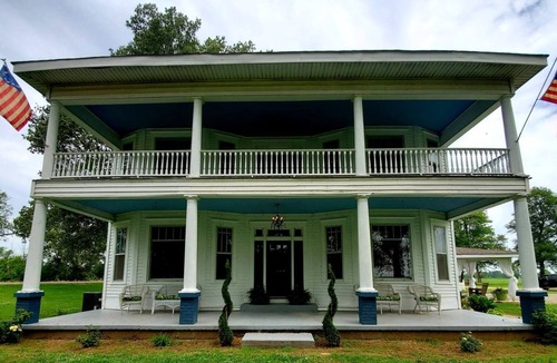 Mc Dougal House | RESTORED AND UPDATED HISTORIC HOME