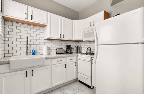 Midtown Apartment | Restored Apartment near it All