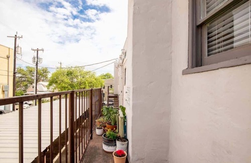 Midtown Apartment | Restored Apartment near it All