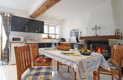 L'Epinay-le-Comte Cottage | Restored Barn with Garden, Pets Allowed, WiFi Included