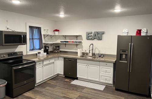 Fort Smith House | Restored Historic Carriage House walking distance to Downtown and the Riverfront