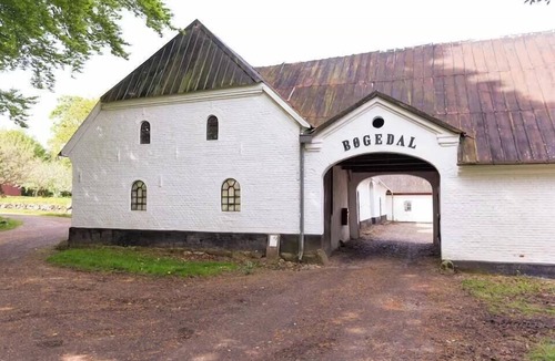 Vejle House | Restored house from 1842 by Vejle Ådal