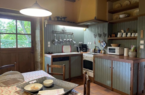 Sauvagny Cottage | Restored Shepherd's Hut, Pets Allowed