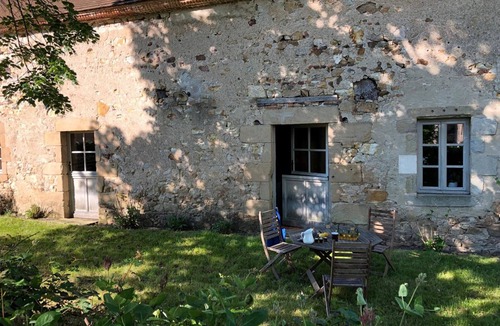 Sauvagny Cottage | Restored Shepherd's Hut, Pets Allowed