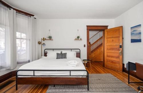 West Central House | Restored Villa for Groups