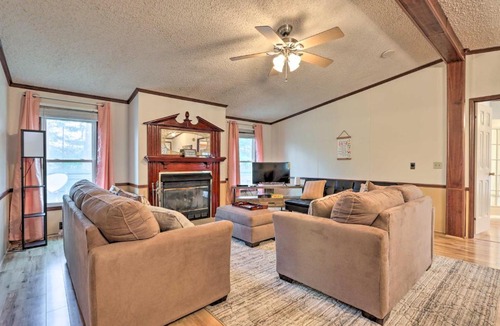 Lebanon Apartment | Reteat on 45 Acres! Spacious Family Apt in Lebanon