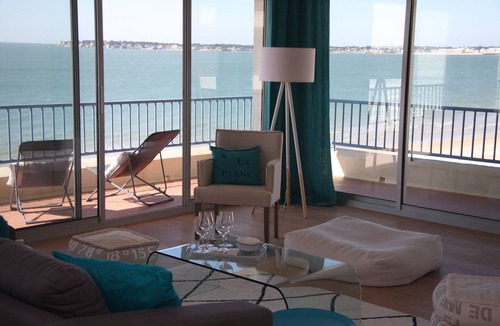 La Baule-Escoublac Apartment | “Retour de Plage” spacieux, spacious and bright sea view.