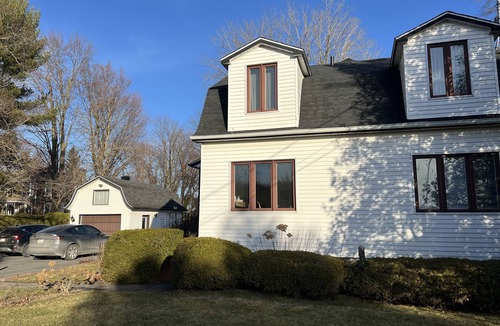 Saint-Paul-de-l'Ile-aux-Noix Ski Chalet | Retraite au Rivage: Échappez à l'Ordinaire dans ce Chalet au Bord de l'Eau!