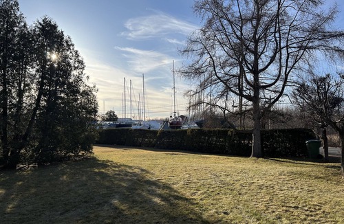 Saint-Paul-de-l'Ile-aux-Noix Ski Chalet | Retraite au Rivage: Échappez à l'Ordinaire dans ce Chalet au Bord de l'Eau!