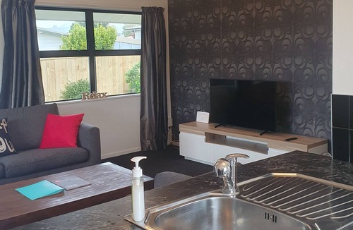 Owhata House | Retreat@23b - a peaceful place!