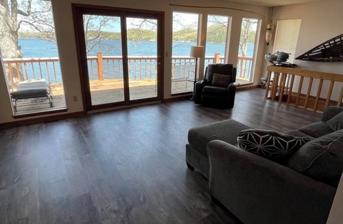 Camdenton Cabin | Retreat 33 ~ Lakefront, Private Dock, Sleeps 16, Kayaks