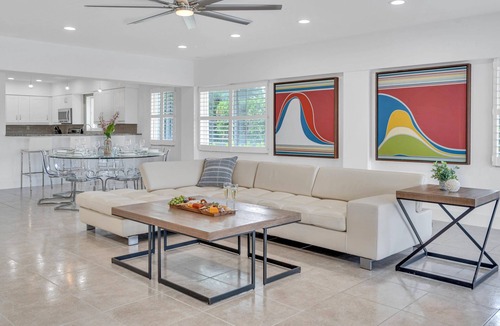 Barrier Island House | Retreat by Beach | Waterfront | Lago Key