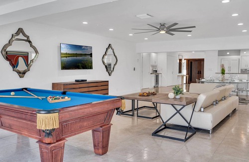 Barrier Island House | Retreat by Beach | Waterfront | Lago Key
