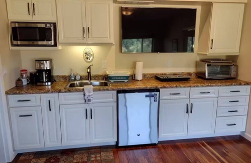 Gaston Apartment | Retreat for Personal Renewal