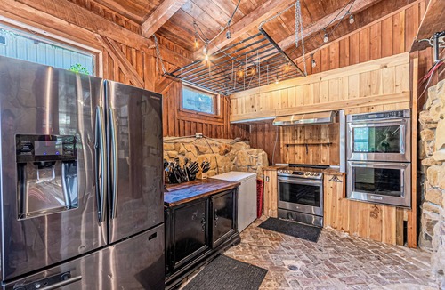 Midlothian House | Retreat Hidden Bridge | A Retreat DFW Experience