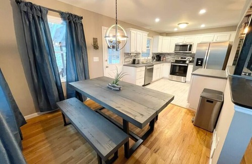 Rotterdam House | Retreat in a Serene and Expansive Natural Setting