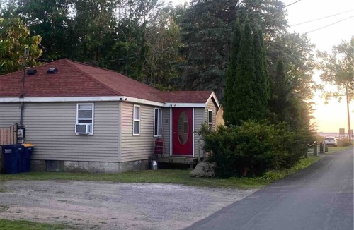 Verona Beach House | Retreat in Sylvan Beach