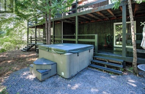 Ivy Lea House | Retreat in the 1000 Islands -dock space -fire pit - hot tub/sauna - Adventure