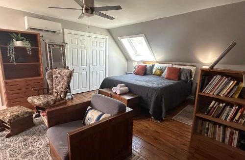 Gloucester Apartment | Retreat near Beaches