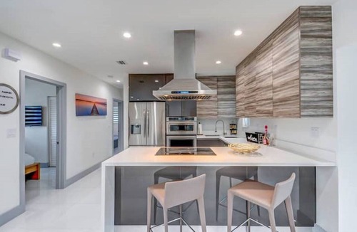 Coral Terrace House | Retreat Near MIA Heated Pool, BBQ & Playground