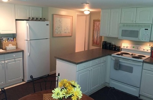 Naples Cottage | Retreat of falling waters