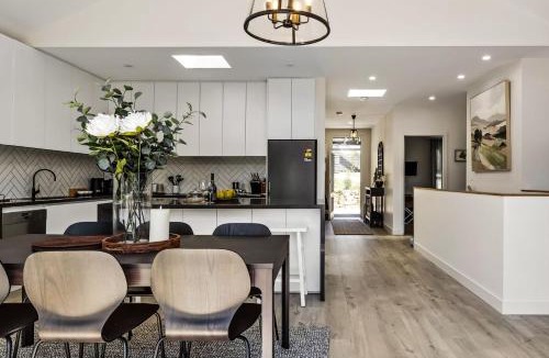 Hepburn Springs House | Retreat on Church