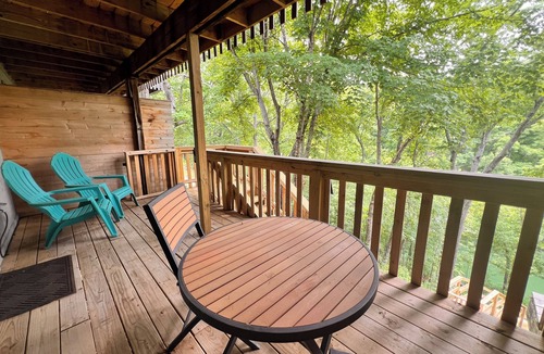Bella Vista House | Retreat on Lakefront - Private Dock, Kayaking, Biking & Trails. Family Friendly