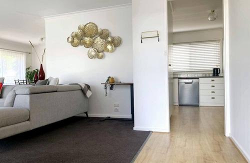 Benalla House | Retreat on Roe short term accommodation