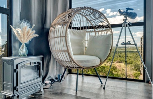 Cottonwood Shores House | Retreat on the Hill: The Mirror House