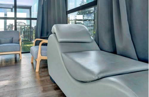Cottonwood Shores House | Retreat on the Hill: The Mirror House