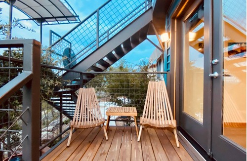 Cottonwood Shores House | Retreat on the Hill: Curves Container Unit w/Views