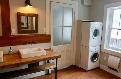 King Other | Retreat, Rekindle & Relax, Super host and zero check out chores