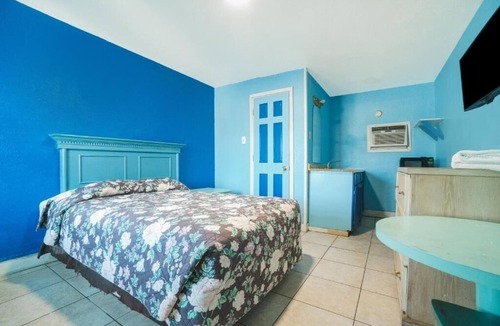Flour Bluff Hotel | Retreat Unit Free Parking Near Mustang Island Beach And Local Sights