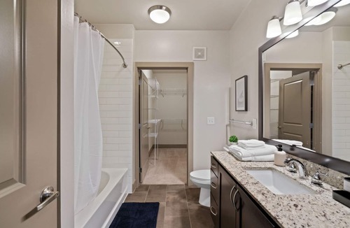 Woodbridge Apartment | Retreat | Views | Free-Parking