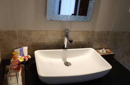 Kubu House | Retreat Villa Toraja Baturinggit