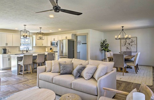 Springfield Cottage | Retreat w/Deck ~ 9 Mi to Downtown Springfield